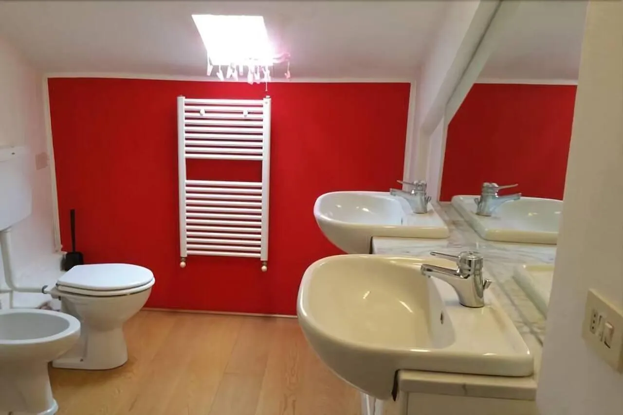 Hostel Lumiere Milan Italy
