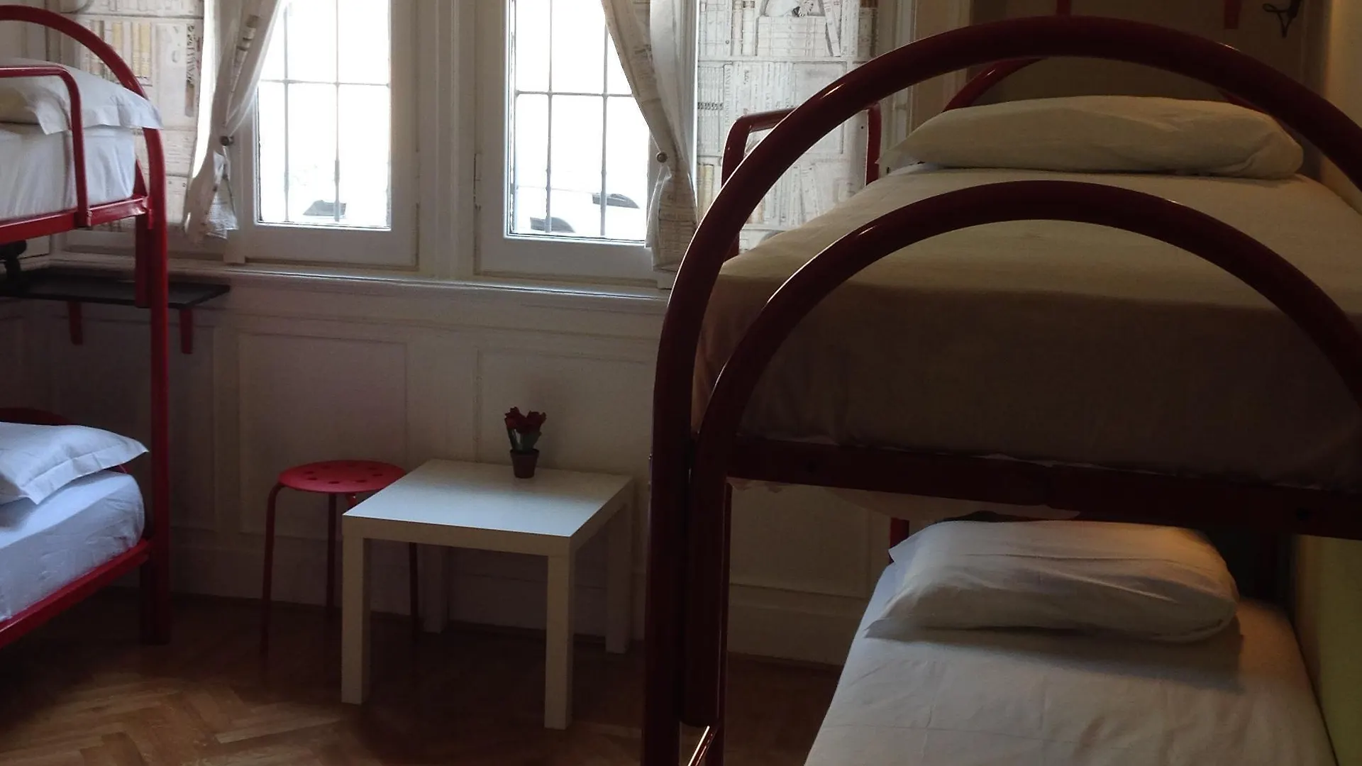 Hostel Lumiere Milan Italy